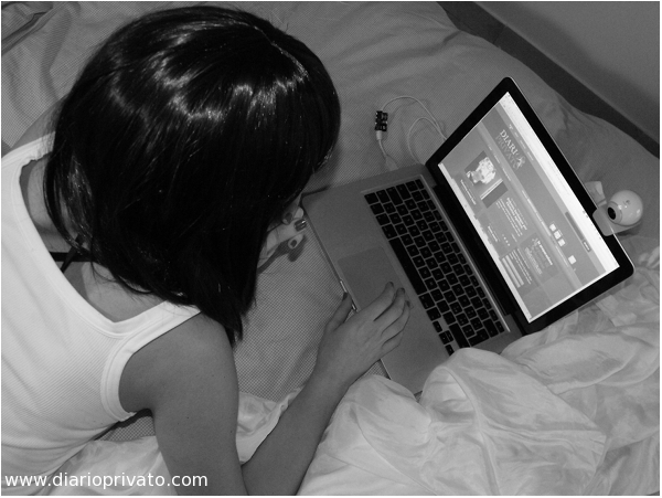 2010_03210025 Dafne e il macbookpro | www.diarioprivato.com